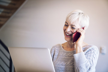 Customer service representative helping a caller